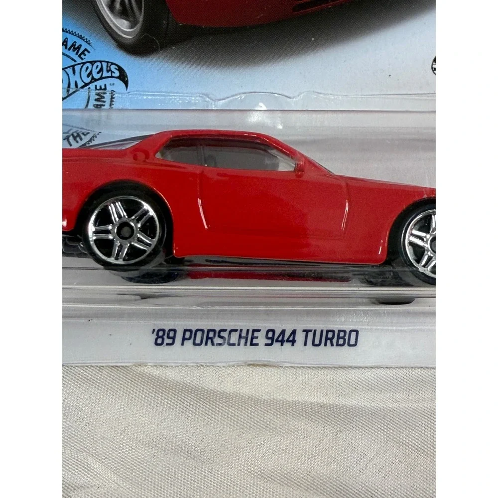 Hot Wheels 89 Porsche 944 Turbo Red 2020 New Models 47/250 Diecast Car GHB52